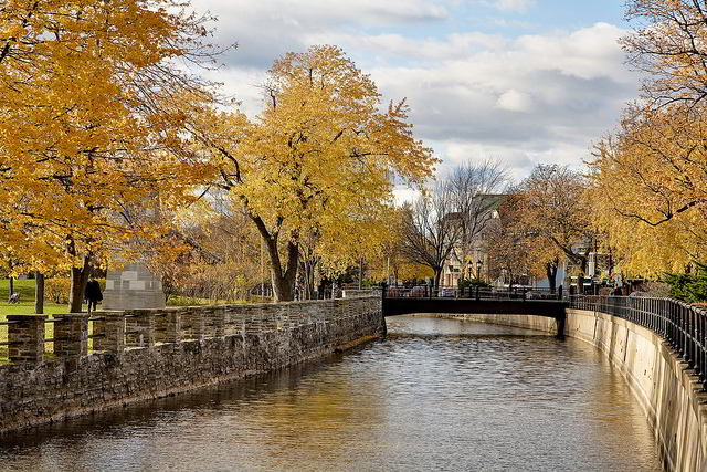 Lachine Canal is beautiful in the Autumn