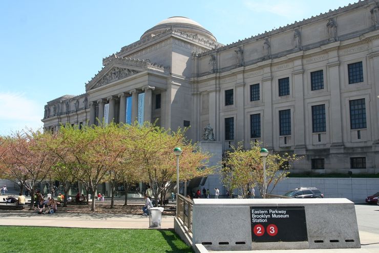 Facade of Brooklyn Museum of Art from Subway Entrance