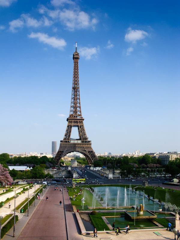 Superb view of the Eiffel Tower from the Jardin du Trocadero