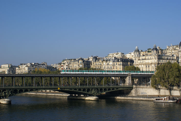 Paris Metro crossing the River Seine