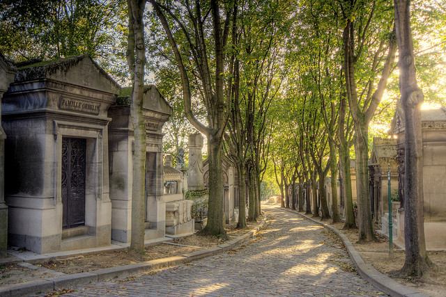 Tree lined walkway through the Père-Lachaise Cemetery