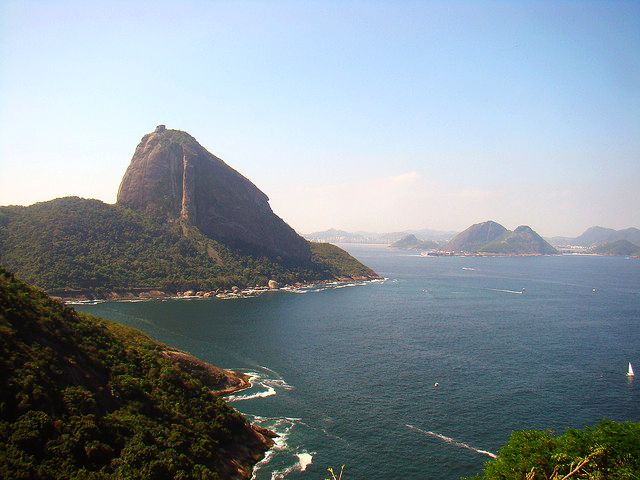 Looking north from Forte Duque de Caxias