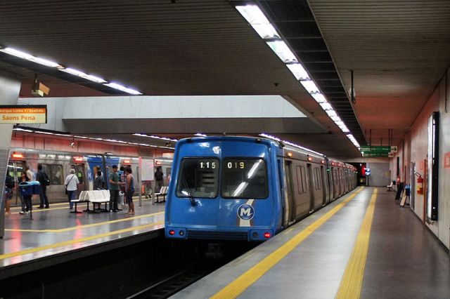 Rio Metro in Estacio Station