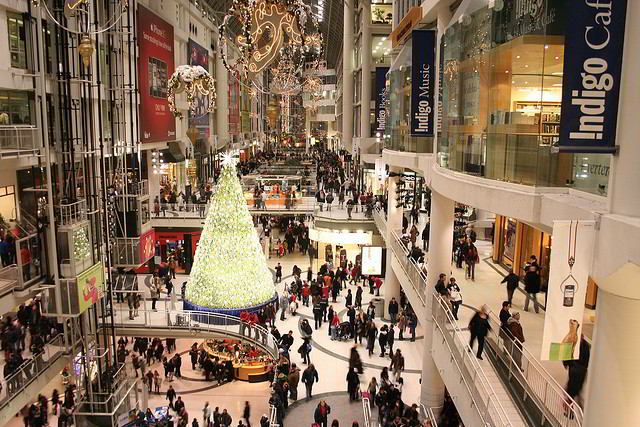 Toronto's Eaton Centre bustling with Christmas shoppers