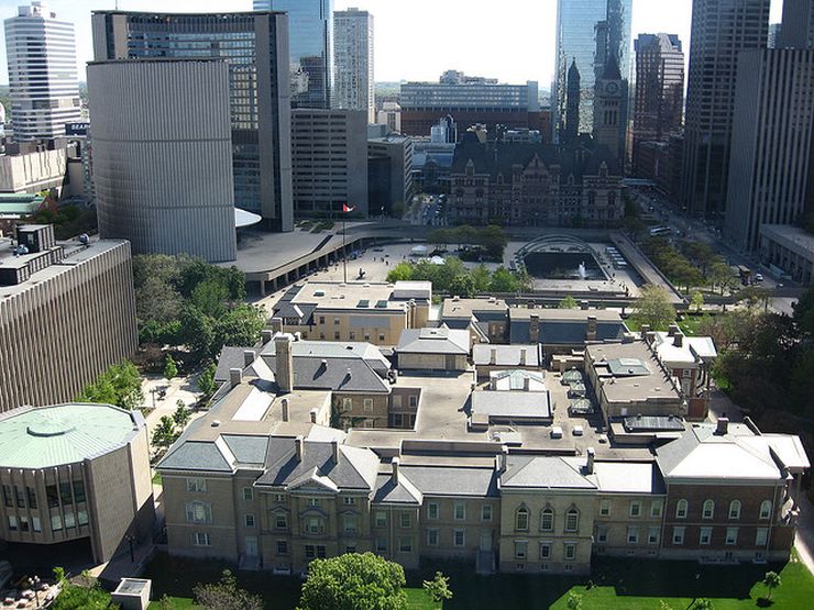 Osgoode Hall and Nathan Phillips Square are some the areas you will see on our Downtown Toronto Highlights Walking Tour 