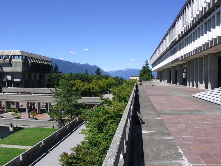 Simon Fraser University shows off it's modern design against a beautiful natural setting