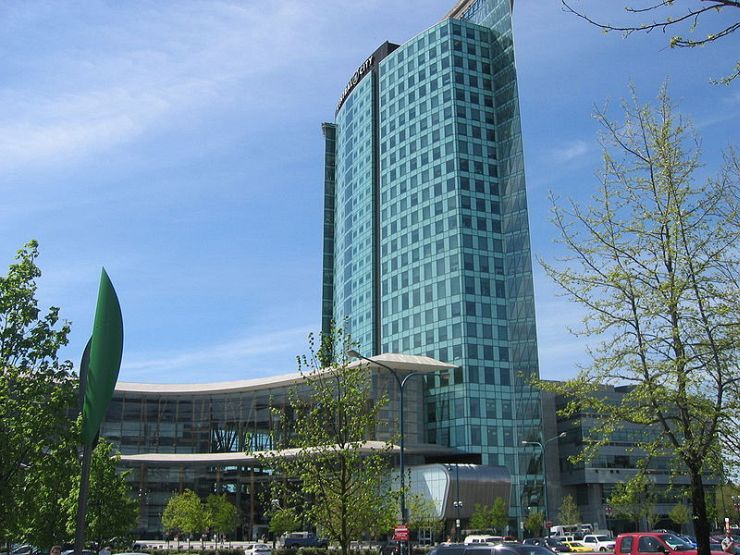Central City Shopping Centre and office tower in Surrey