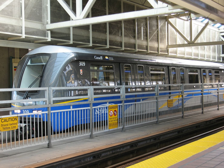 Vancouver Skytrain in Station