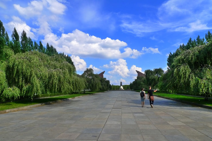 Walking towards the Soviet War Memorial in Treptower Park