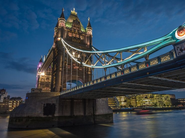 Striking view of the Tower Bridge at dusk