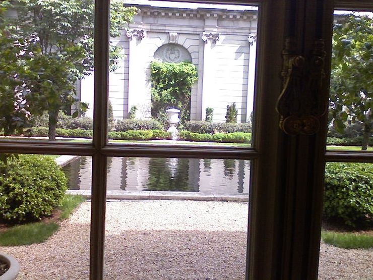 Garden in the Frick Collection Museum