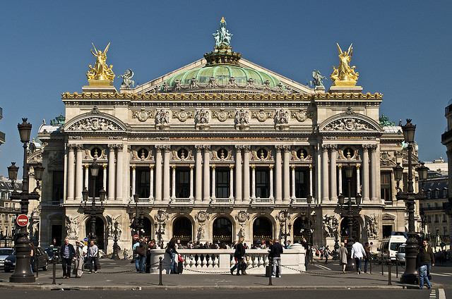Magnificent front facade of the Palais Garnier