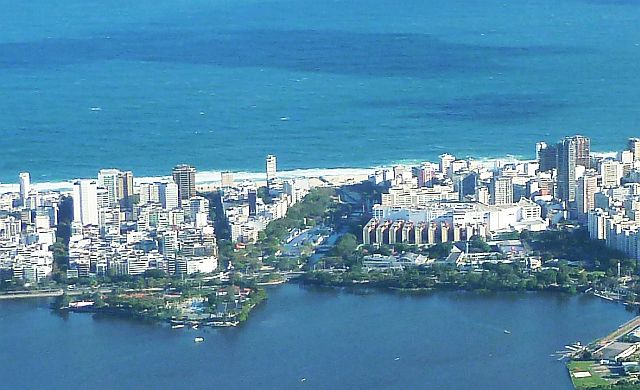 The Garden of Alah runs between Ipanema and Leblon