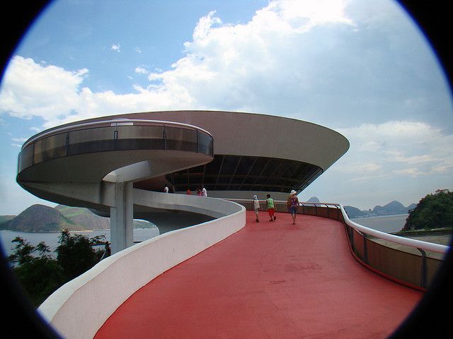 Graceful lines of the MAC de Niteroi