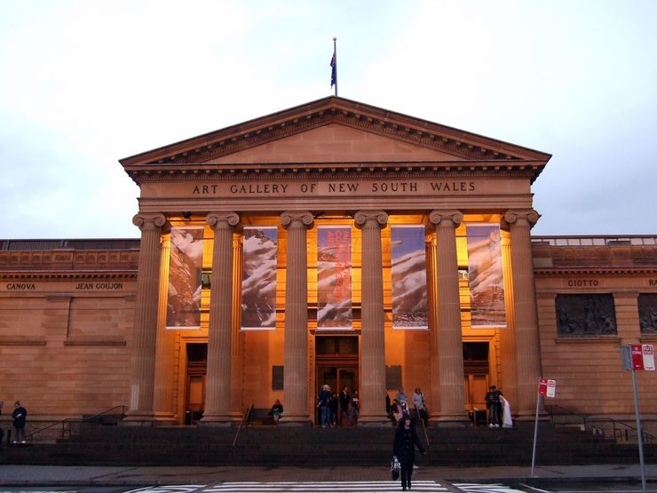 An impressive portico welcomes visitors to the Art Gallery of New South Wales