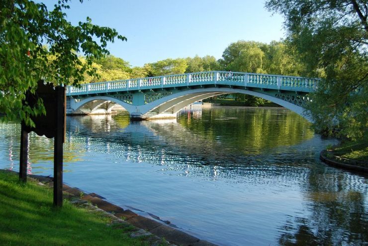 A picturesque bridge in the Toronto Islands