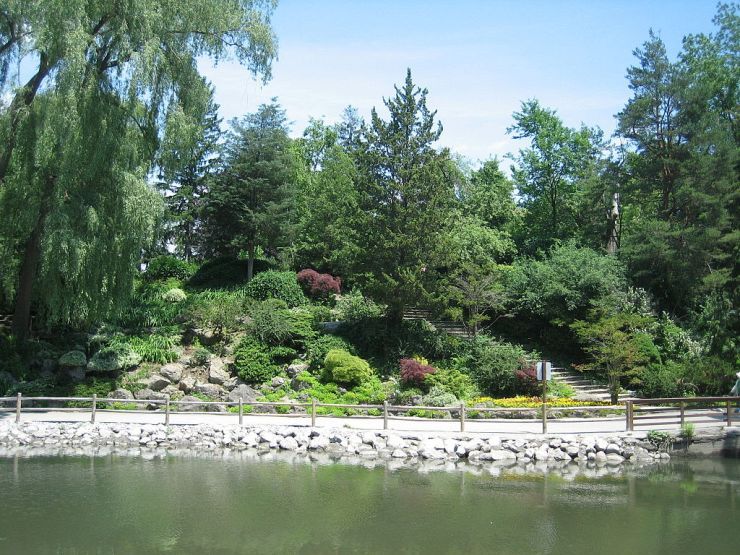 Edwards Botanical Gardens
