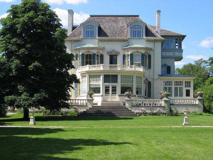 spadina house tours