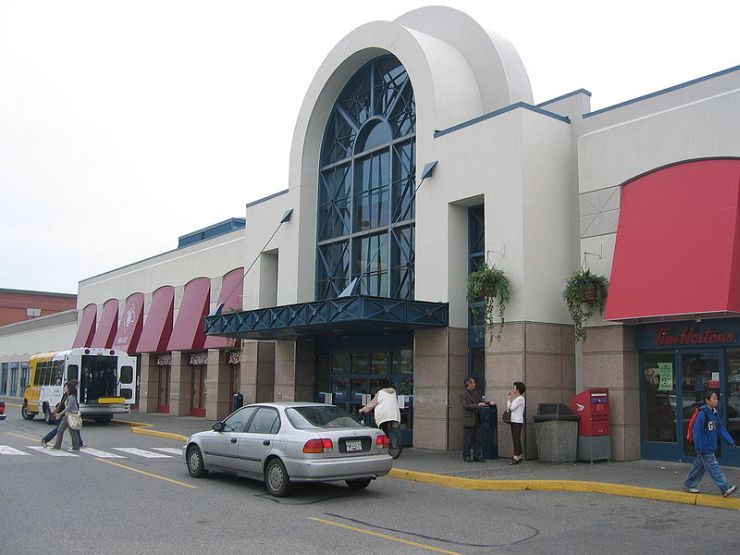 Best Vancouver Shopping near SkyTrain - Richmond Centre