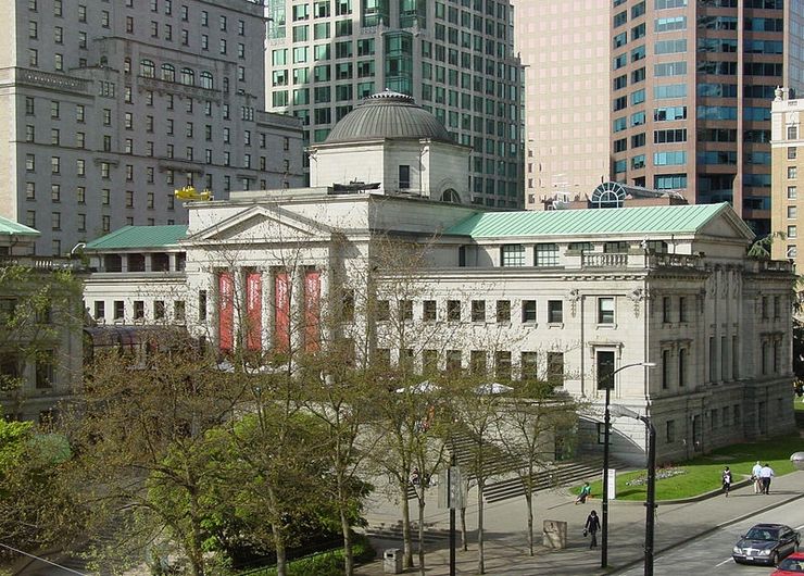 Vancouver Art Gallery seen from Robson Square