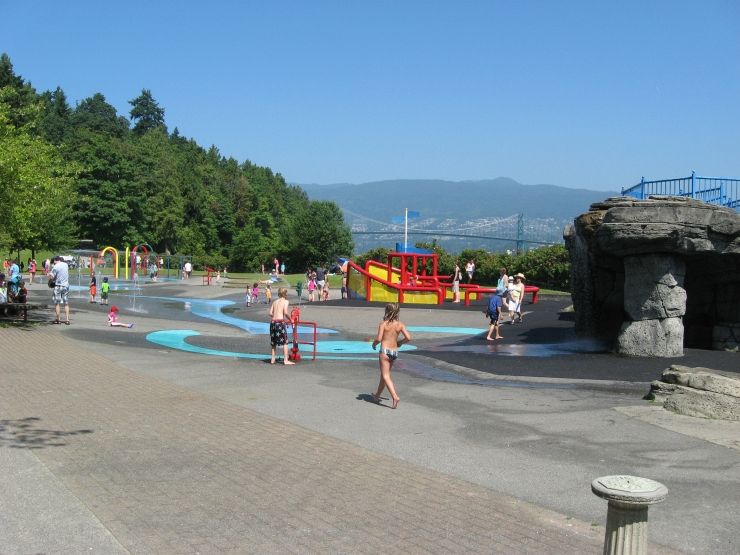 Kids cooling down on a hot summer day in one of Stanley Parks waterparks
